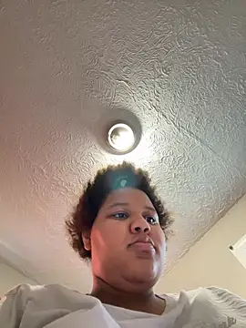 chocolate bella online show from September 10, 2025, 3:12 pm