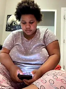 chocolate bella online show from September 12, 2025, 1:11 pm