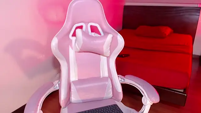 Snapshot of Lia_Arellano chatting on February 15, 2026, 7:10 pm Lia Arellano online show from February 15, 2026, 7:10 pm