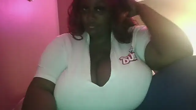 Cocomamii1 online show from November 18, 2025, 2:39 am