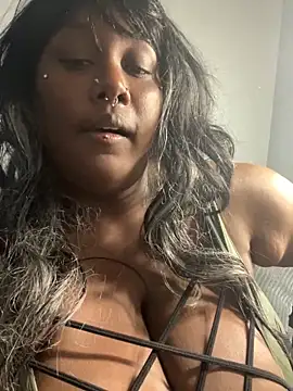 Cocomamii1 online show from April 12, 2026, 11:32 pm