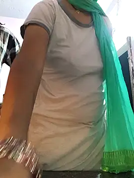 Love-pari077 online show from October 23, 2025, 11:57 pm