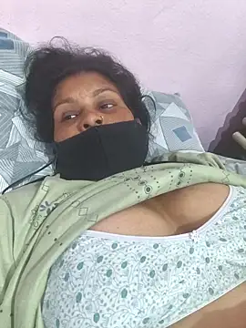 Love-pari077 online show from March 5, 2026, 1:01 am