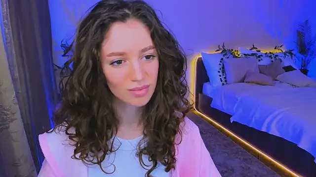 ChristinaConteeree online show from September 24, 2025, 6:22 pm