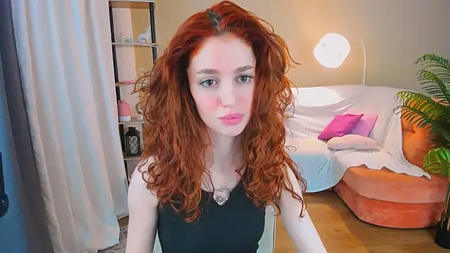 ChristinaConteeree online show from November 4, 2025, 1:21 pm