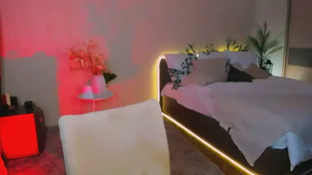 ChristinaConteeree online show from November 22, 2025, 11:20 am