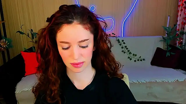 ChristinaConteeree online show from March 27, 2026, 7:35 pm