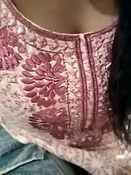 Jasmine7272 online show from September 30, 2025, 9:14 am