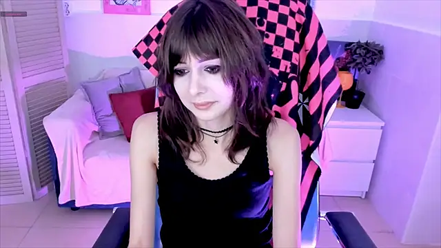 CrystallBloom online show from October 9, 2025, 1:36 am