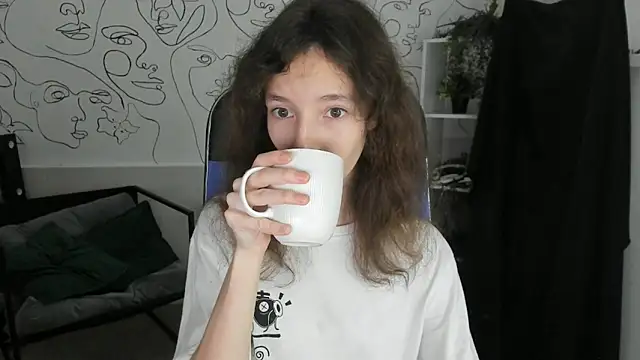 Snapshot of EmmanuellBrown chatting on September 14, 2025, 4:22 am EmmanuellBrown online show from September 14, 2025, 4:22 am