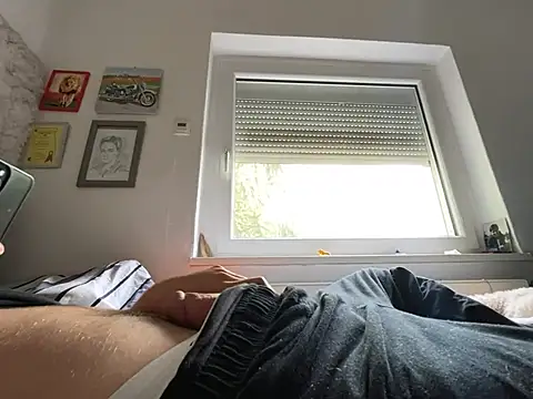 xmilolivex online show from May 11, 2026, 1:28 pm
