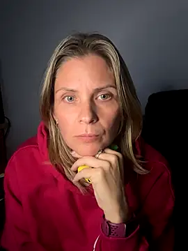 Lexi-Lux-X online show from October 1, 2025, 2:39 am