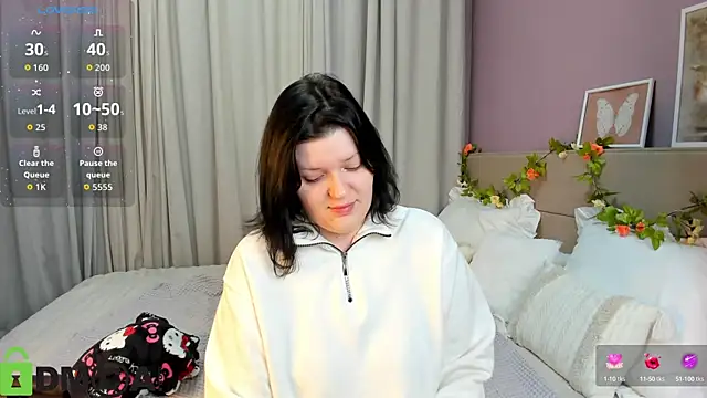 Michele Greenn online show from September 30, 2025, 12:04 am