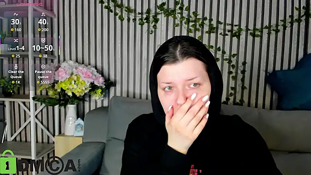 Michele Greenn online show from November 22, 2025, 5:01 pm