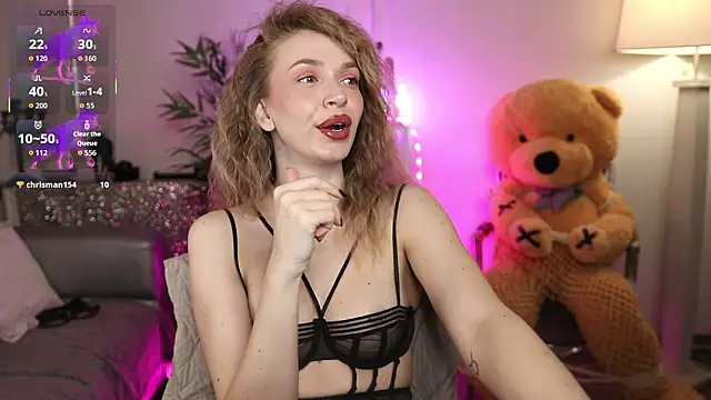 NovaHollisx online show from March 1, 2026, 5:09 am