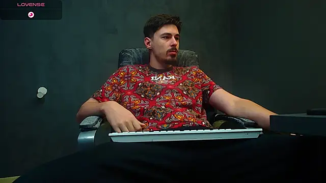 EnzoRace online show from September 27, 2025, 5:01 am