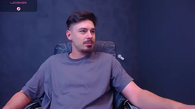 EnzoRace online show from November 29, 2025, 5:54 am