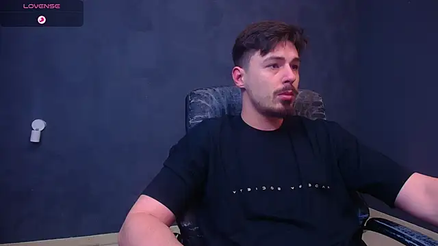 EnzoRace online show from December 22, 2025, 5:59 am