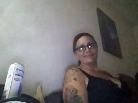 SparklesB1tch online show from October 18, 2025, 1:01 pm