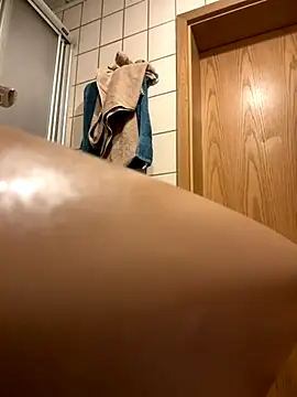 irimiea1729 online show from November 29, 2025, 8:34 pm