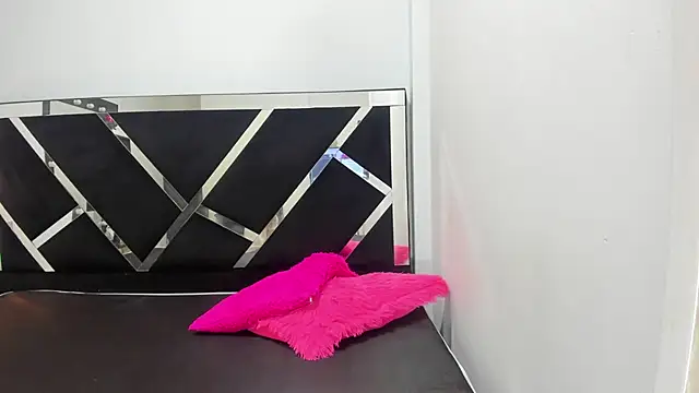 iisabella noa online show from September 17, 2025, 12:51 pm