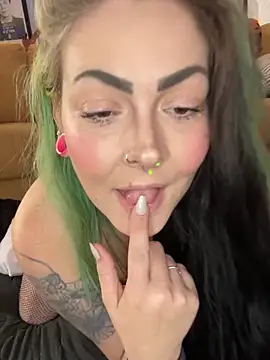 ninabobina666 online show from October 27, 2025, 2:54 pm