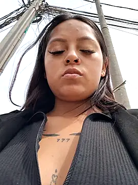 LunaHot 777 online show from November 5, 2025, 6:19 pm