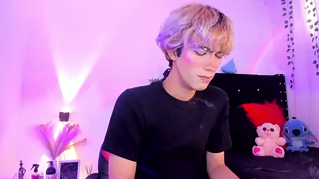 Cooperrosscute233 online show from February 25, 2026, 7:56 pm