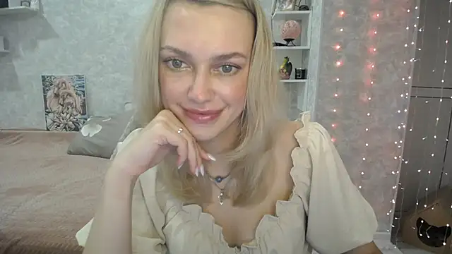 NickyAdamidi online show from September 20, 2025, 4:19 pm