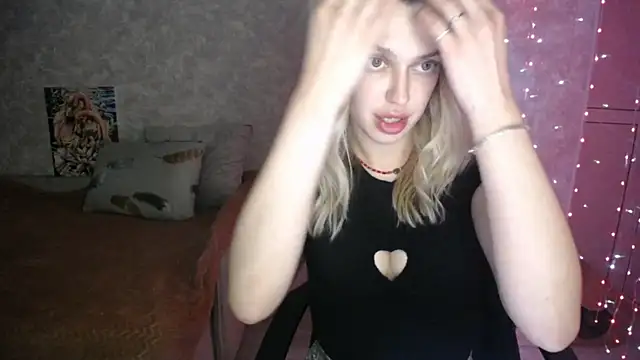 NickyAdamidi online show from November 25, 2025, 6:19 pm