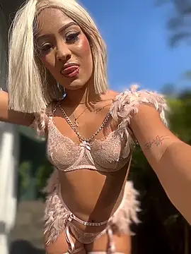 MystiqueXXX online show from March 28, 2026, 1:22 pm