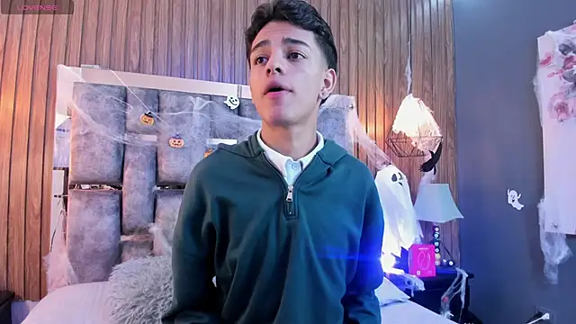 owen  johnson online show from November 1, 2025, 11:56 am