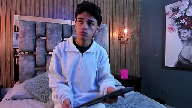 owen  johnson online show from November 5, 2025, 12:38 pm