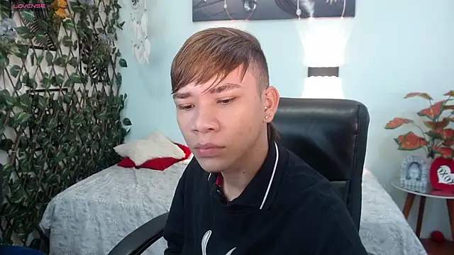 Snapshot of nathanclay chatting on September 11, 2025, 12:38 pm nathanclay online show from September 11, 2025, 12:38 pm