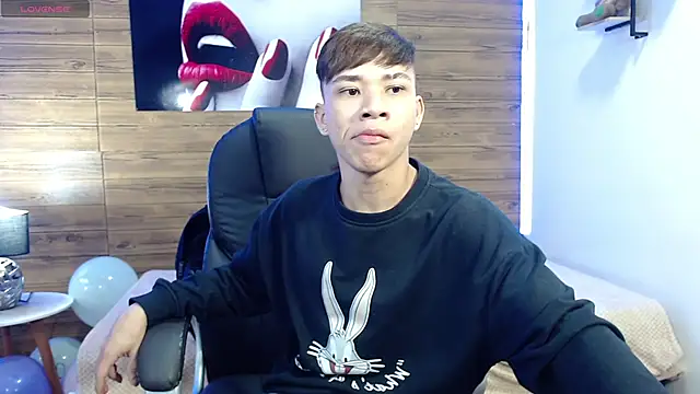 Snapshot of nathanclay chatting on October 9, 2025, 3:37 am nathanclay online show from October 9, 2025, 3:37 am