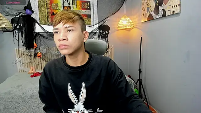 Snapshot of nathanclay chatting on October 21, 2025, 5:19 am nathanclay online show from October 21, 2025, 5:19 am