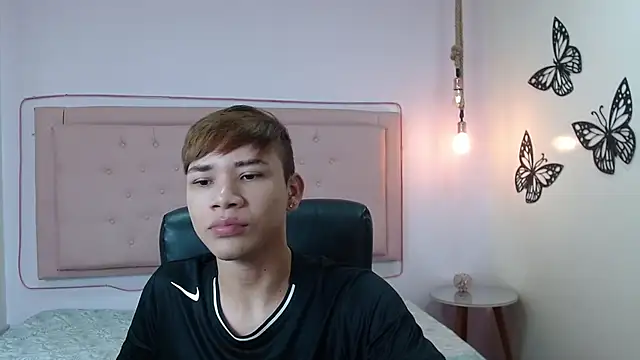 Snapshot of nathanclay chatting on October 31, 2025, 12:28 pm nathanclay online show from October 31, 2025, 12:28 pm