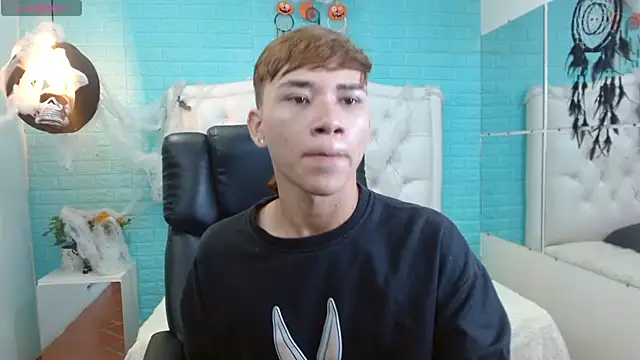 nathanclay online show from November 2, 2025, 3:42 am