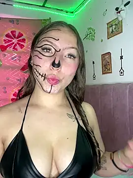 Tiara 19 online show from October 28, 2025, 4:09 pm