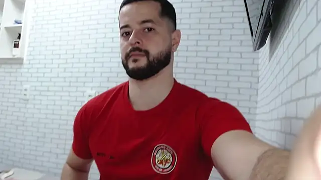 Snapshot of BombeiroHotx chatting on November 6, 2025, 1:06 am BombeiroHotx online show from November 6, 2025, 1:06 am