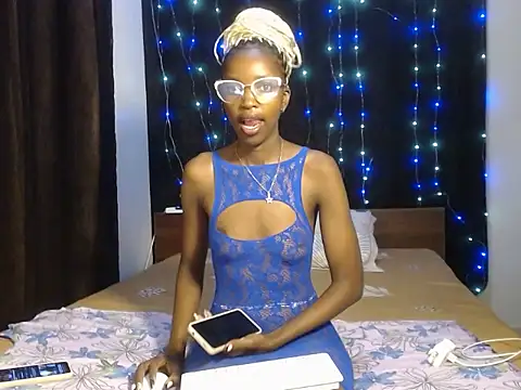 wild smile online show from October 13, 2025, 6:41 pm