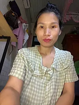 Snapshot of MinHiNi chatting on September 13, 2025, 6:35 am MinHiNi online show from September 13, 2025, 6:35 am