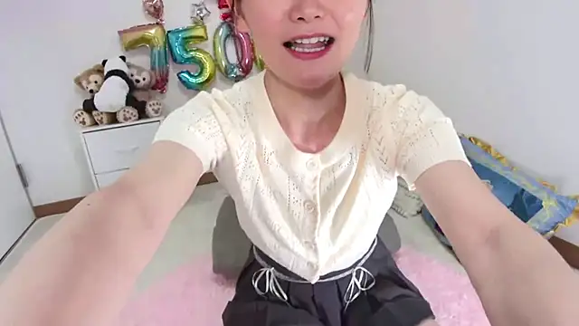 Snapshot of yuzukichi_jp chatting on May 19, 2026, 12:44 pm yuzukichi jp online show from May 19, 2026, 12:44 pm