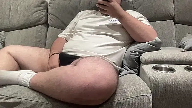 Snapshot of British_28 chatting on September 11, 2025, 9:15 pm British 28 online show from September 11, 2025, 9:15 pm