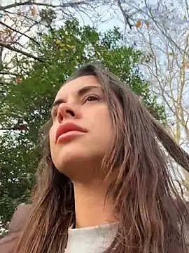 Snapshot of AlitaNova chatting on November 12, 2025, 8:37 am AlitaNova online show from November 12, 2025, 8:37 am