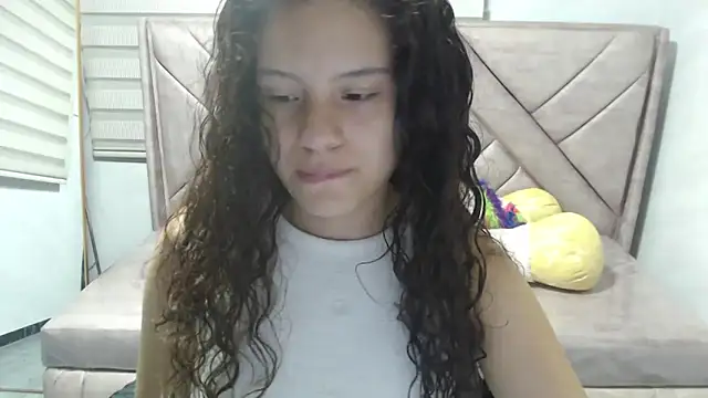 Velvet Moon V online show from September 22, 2025, 1:02 pm