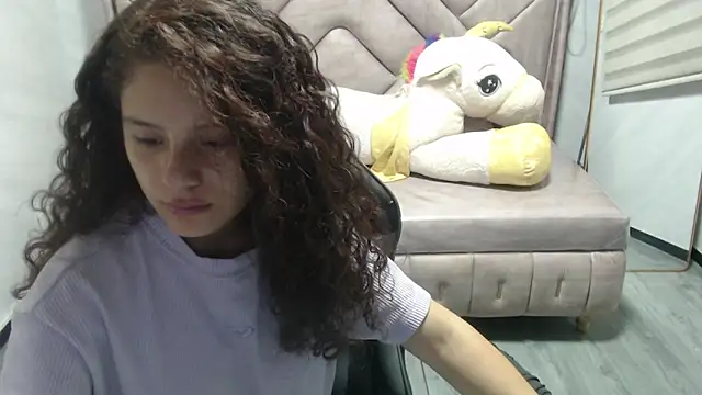 Velvet Moon V online show from October 31, 2025, 12:17 pm