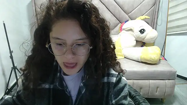 Velvet Moon V online show from November 14, 2025, 1:10 pm