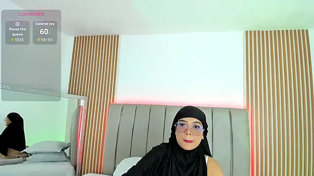 naishaa  online show from October 6, 2025, 6:49 pm