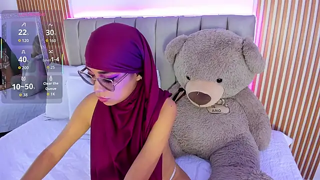 naishaa  online show from October 11, 2025, 6:39 pm